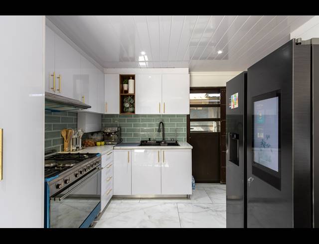 2 BEDROOM HOUSE FOR SALE IN ADMIRALS PARK